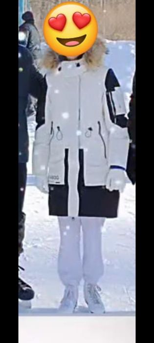 Продам куртку белую на девочку 9-11лет