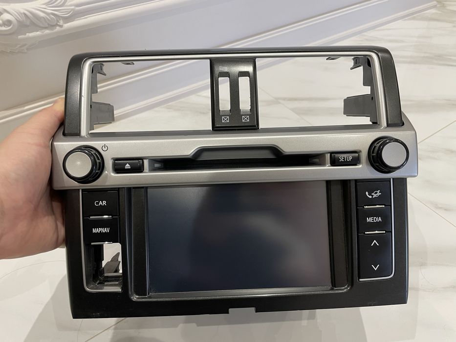 Продаю штатную магнитолу от Toyota Land Cruiser Prado 150