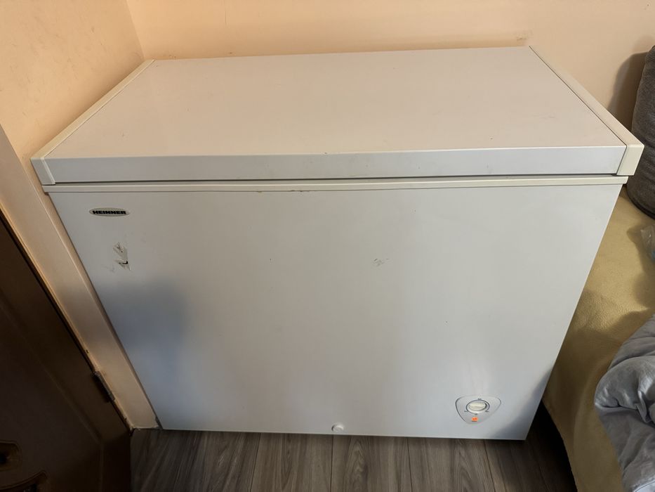 Lada frigorifica Heinner