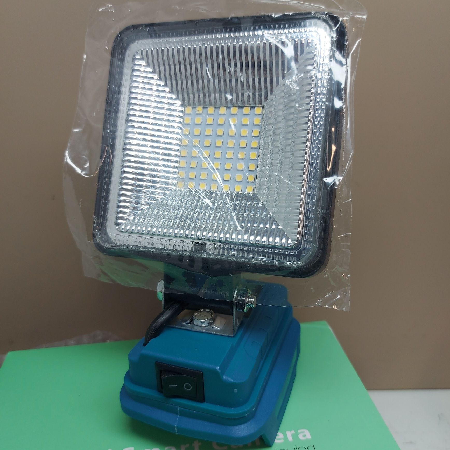 Мощен фенер за батерии Makita 18v(Не е Макита)