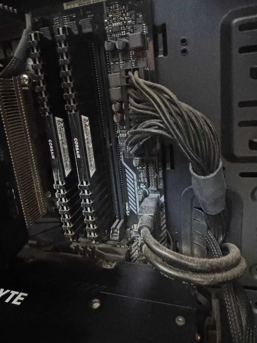 PC Ryzen 7 2700X + RTX 2070 + 16GB RAM | SSD (500gb) + HDD (2 tb)