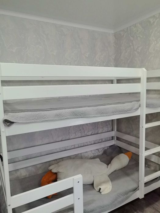 Продам двух ярусную кровать