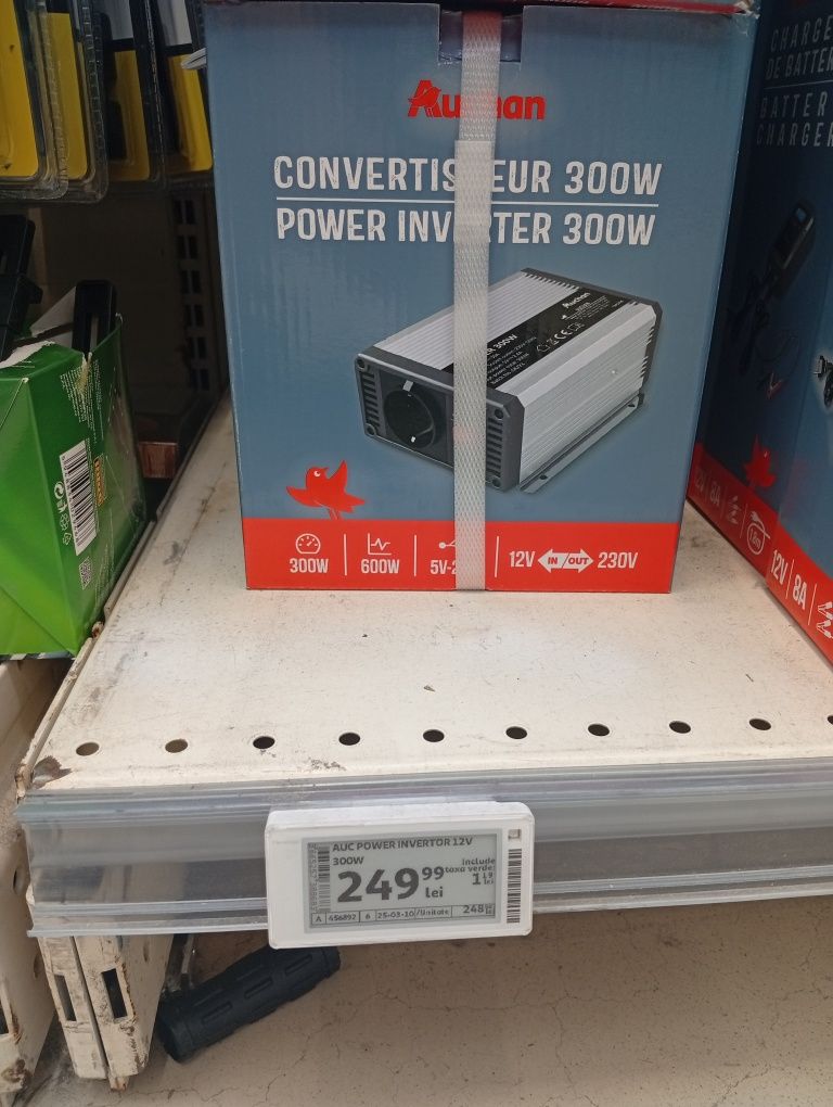 Vând invertor 12v