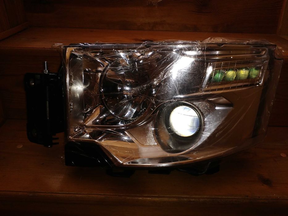 Нов Фар за Renault Trucks T с Мотор (2014+) L/R,