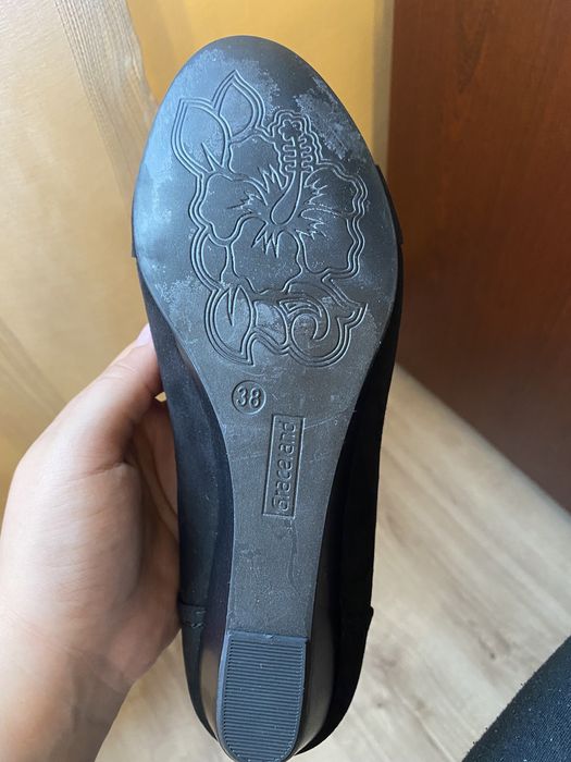 Pantofi cu toc, purtata o singura data