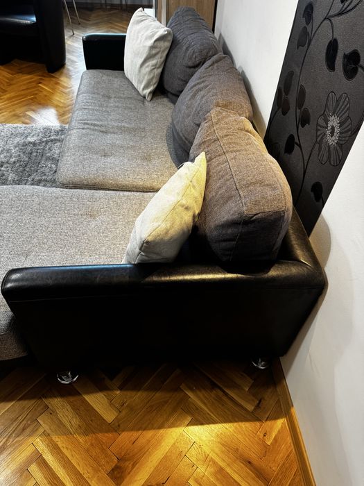 Продавам диван с лежанка, две тобуретки-ракли и килимче