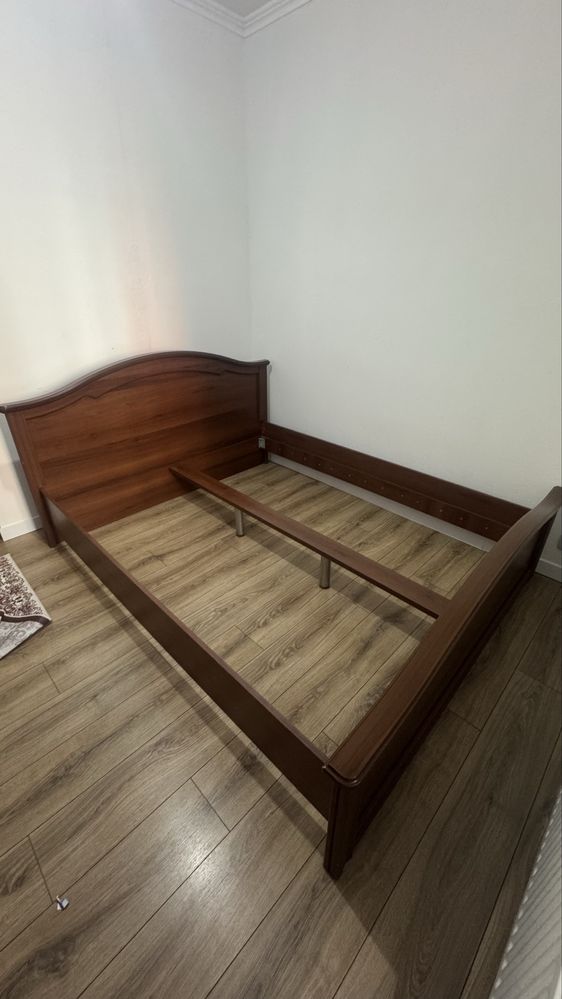 Продам двухспальную кровать