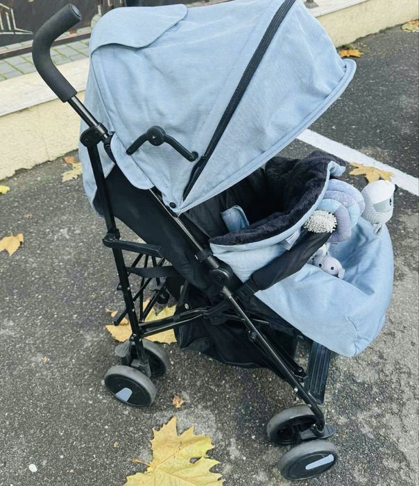 Carut sport cuggi,impecabil ,fara defecte . Este pliabil.