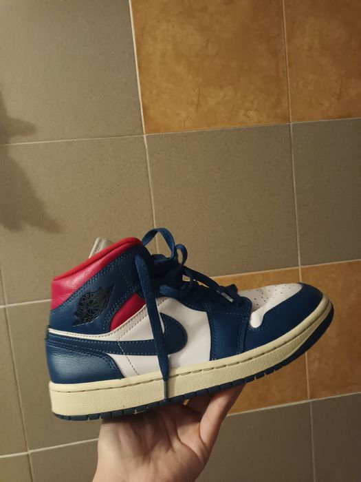 Adidași universala nike
