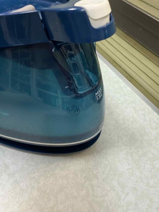 Компактна парна ютия Philips Domestic Appliances Perfect Care