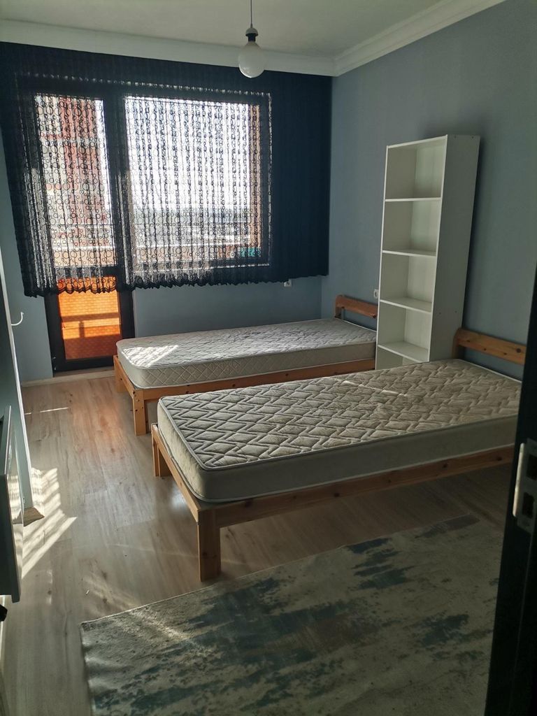 Дава се под наем Тристаен апартамент в Пловдив, Кючук Париж - 80 кв.м за 425 € - Снимка #5
