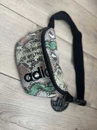 Оригинална чанта ,,Adidas”- бъбрек