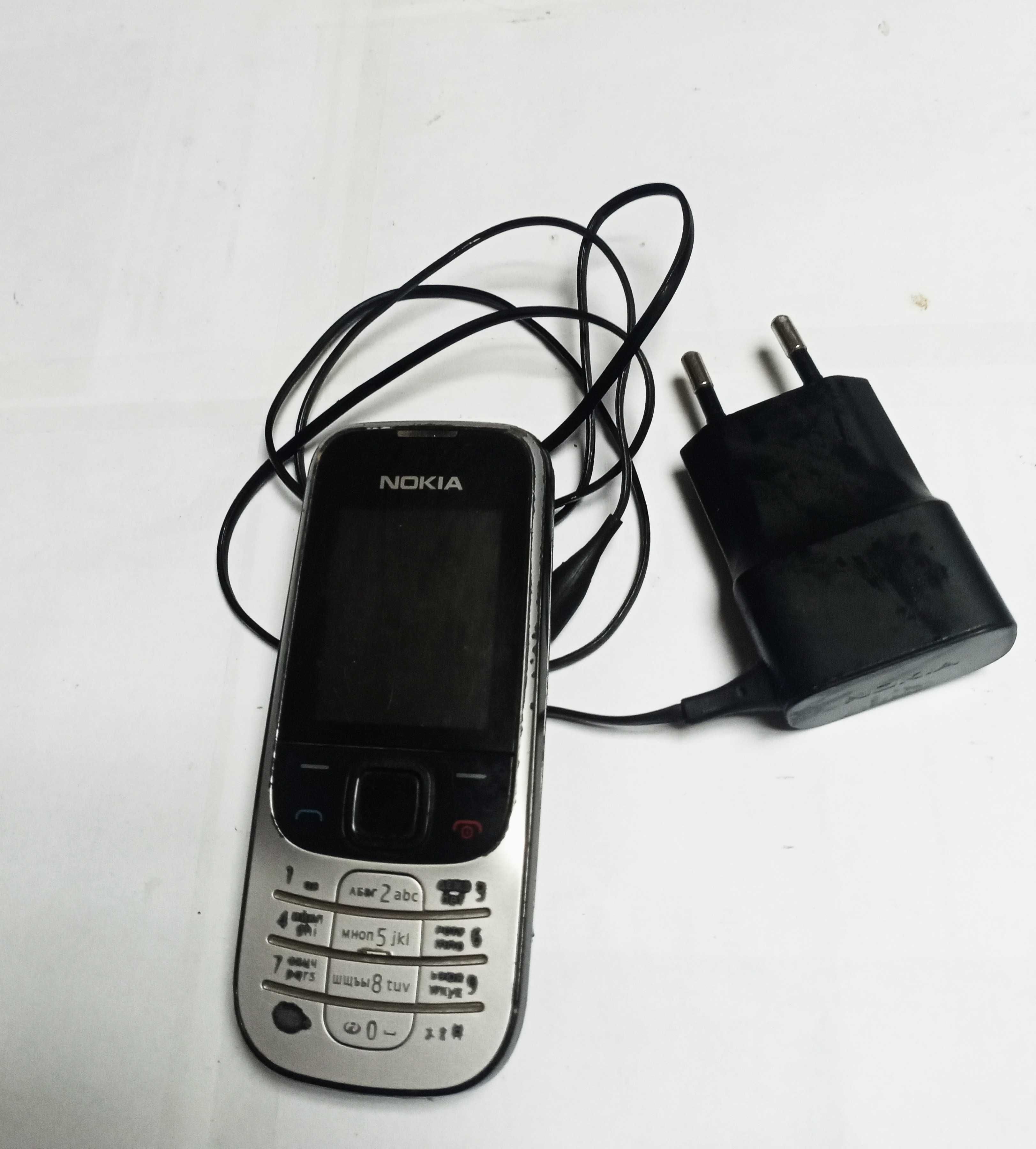 2бр. Nokia 2330 RM-512 и Nokia 1616 + Зарядно
