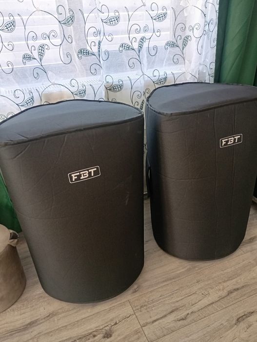 Vând 2 bucăți de huse de fbt hi max 60 originale noi