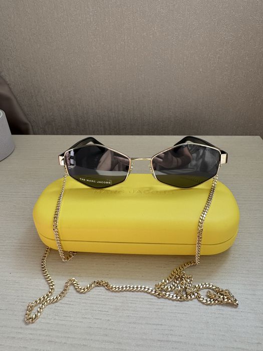 Солнцезащитные очки Marc Jacobs