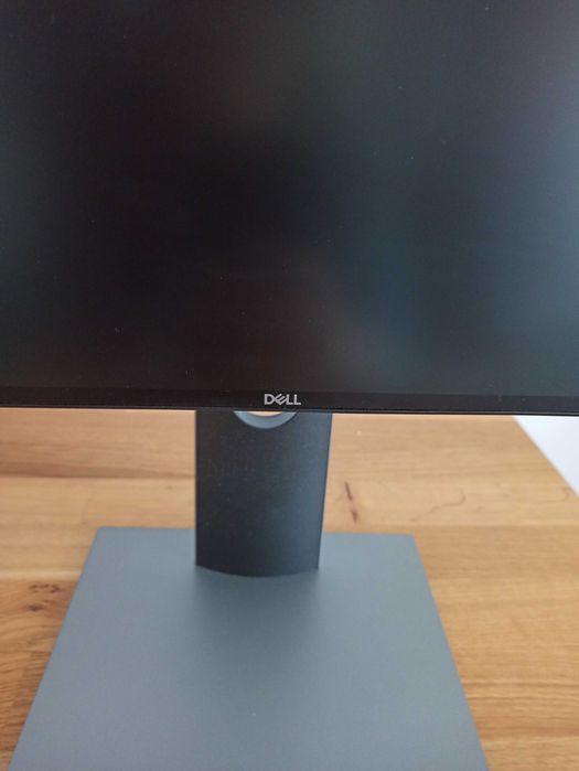 Dell UltraSharp Monitor LED IPS 23.8", Full HD, HDMI, Display Port