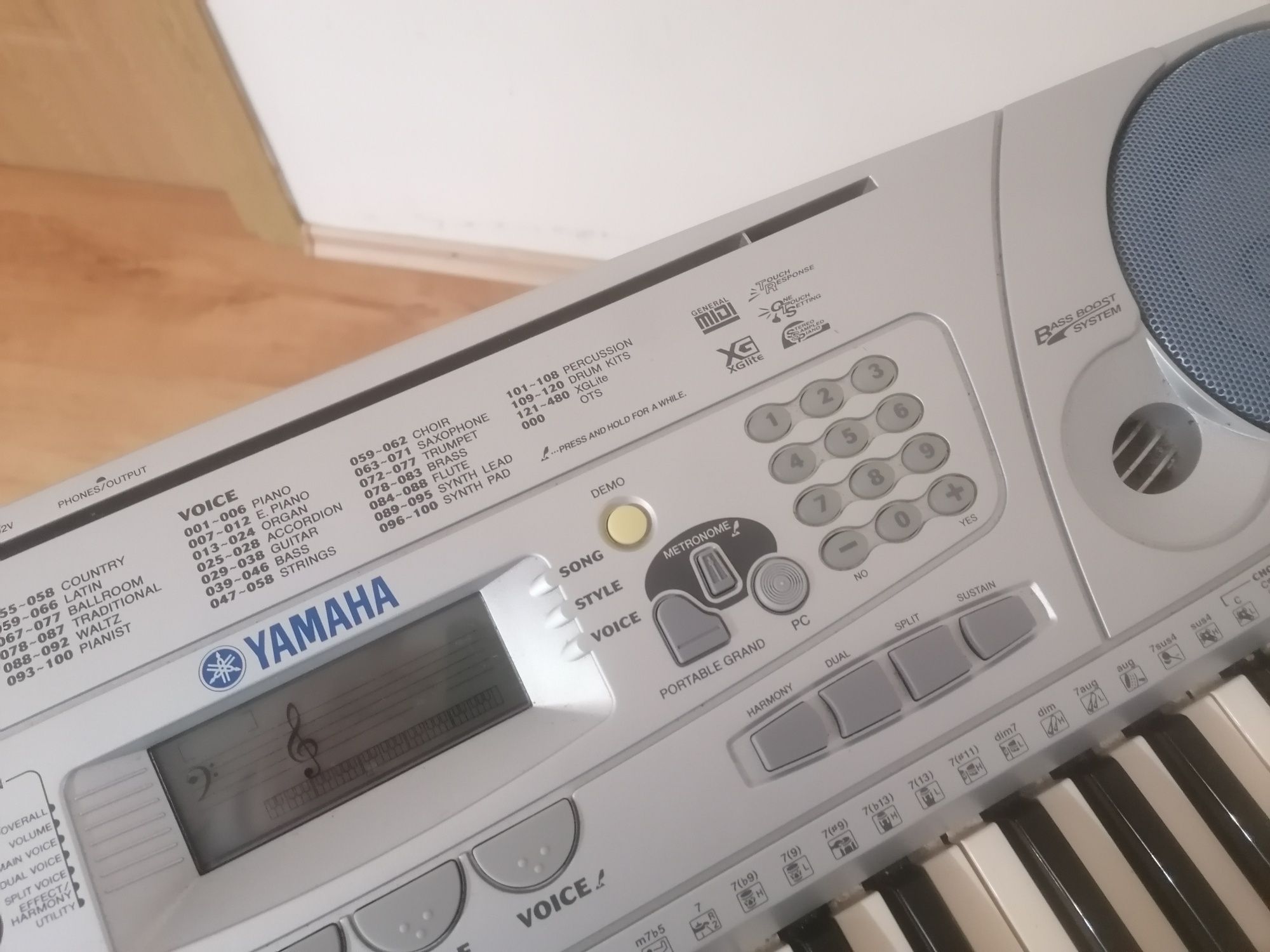 YAMAHA PSR-275 stereo Display iluminat