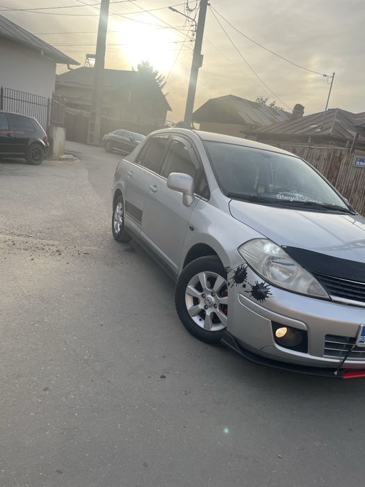 Vând Nissan Tiida
