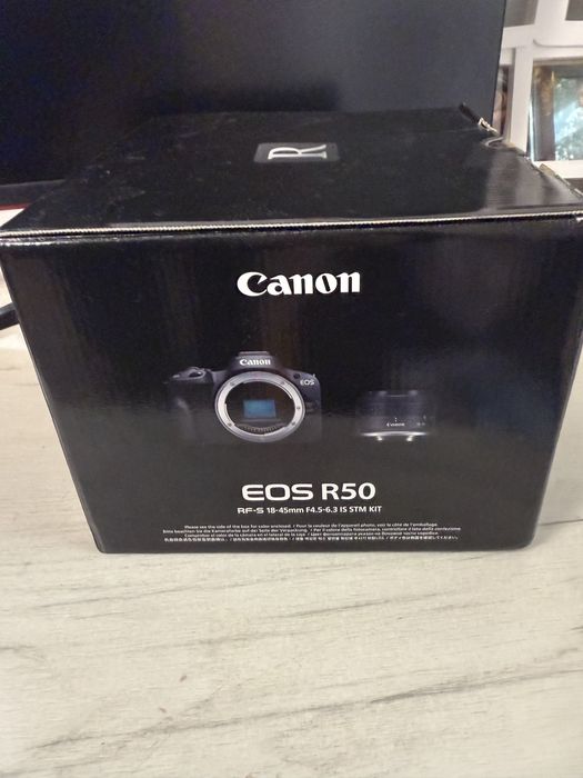 Canon Eos R50 RF-S 18-45mm F4.5-6.3 Nou in cutie