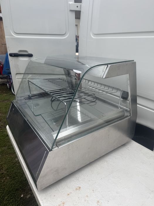 Vitrina rece pentru expunere.