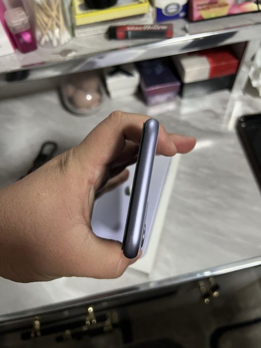 Iphone 11 xamajoyi radnoy