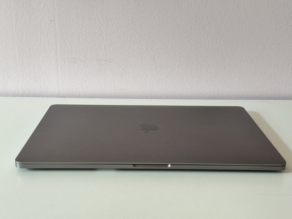 Като Нов *32GB Ram*16’Macbook Pro 16’ 2019/i7-9850H/512GB SSD/5300M