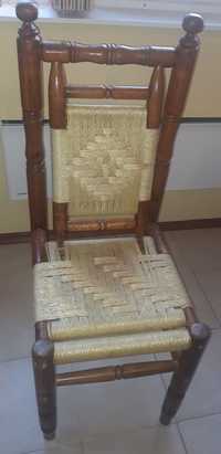 Трапезен дървен стол