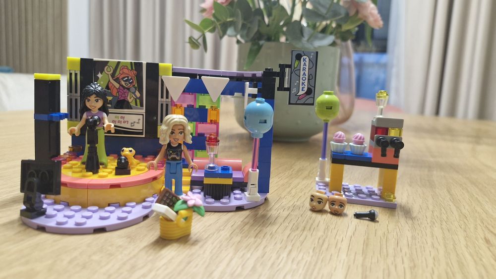 Lego Friends Karaoke