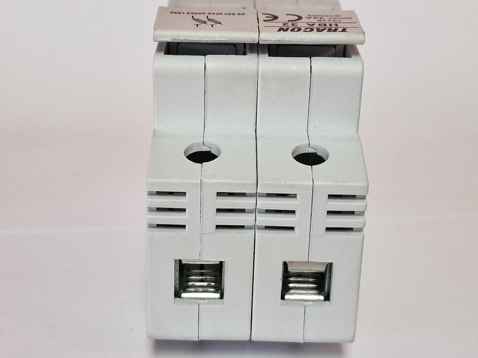 Vand protectii sigurante fuzibile pentru sisteme solare.