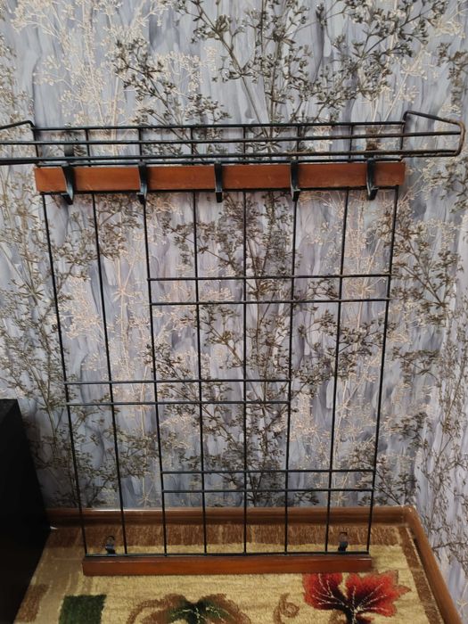 Настенная вешалка