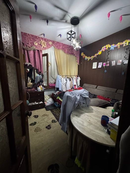 Продается 4-комнатная квартира, массив Ахмад Югнаки, начало массива