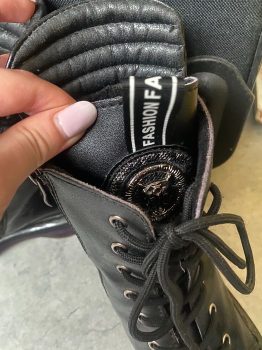 Обувки, черни боти