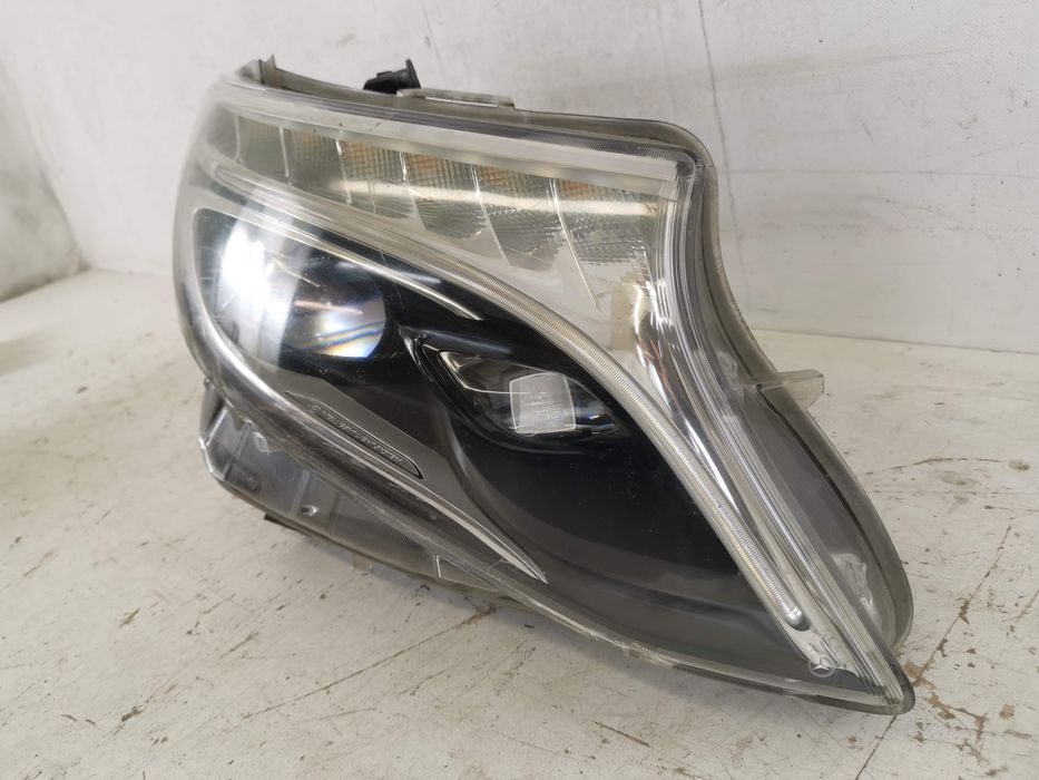 Фар Дясна Лед Интелигентна Светлинна Система Мерцедес-Бенц Вито W447 [