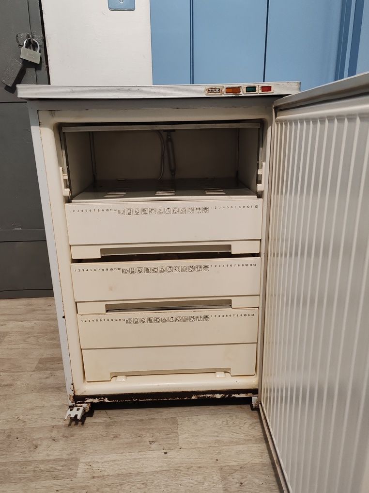 Продам морозильную камеру