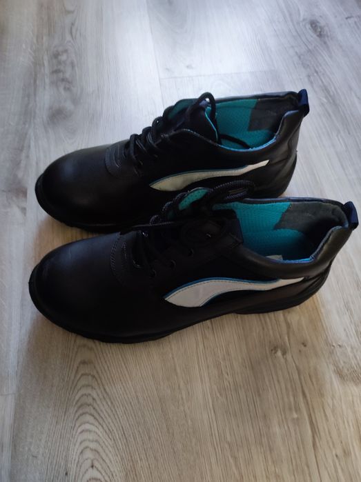 Нови работни обувки 2 броя