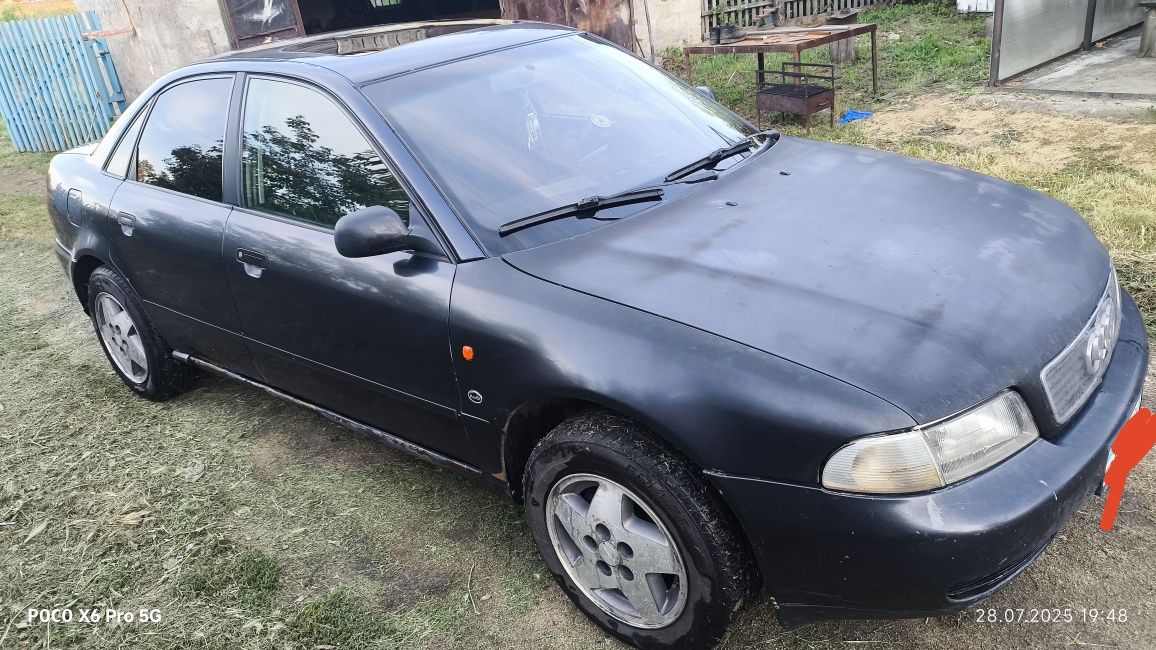 Автомобиль ауди а4