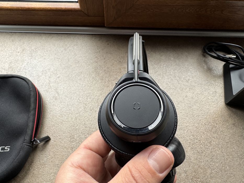 Продавам Plantronics voyager focus uc