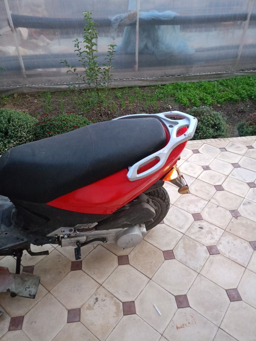 Продам скутер 150 куб. По факту а по докам 50куб