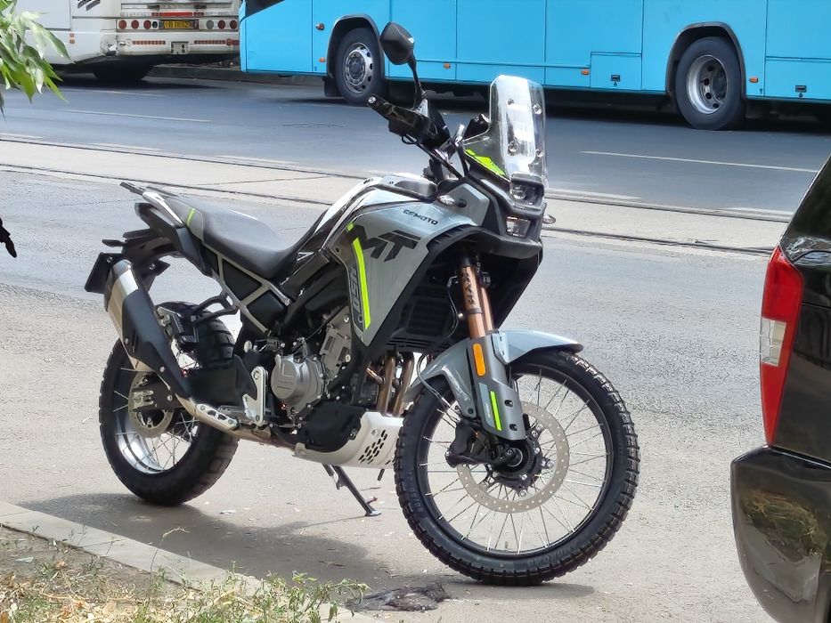 Motocicleta CF Moto 450 MT