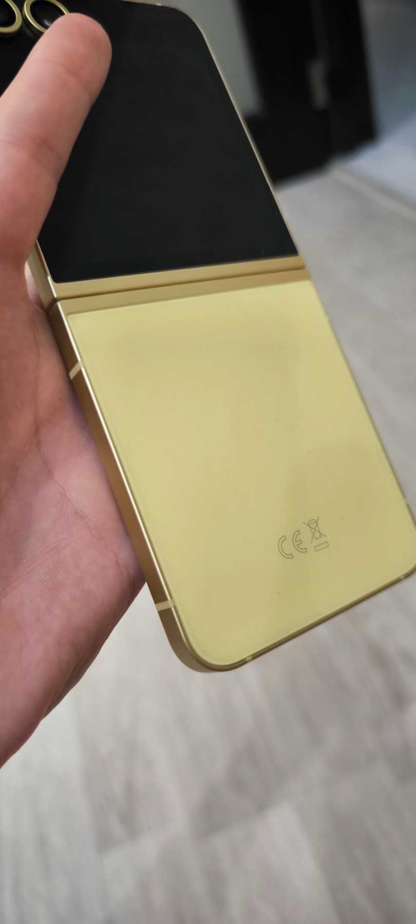 Samsung Galaxy Z Flip 6