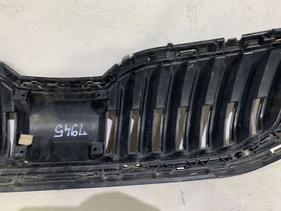 Grila radiator Skoda Octavia 3 facelift, 2017, 2018, 2019, 2020, cod origine OE 5E0853653C.