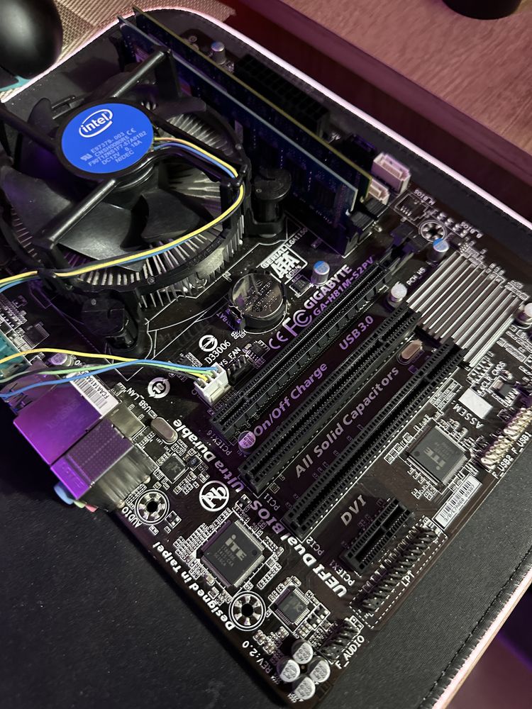 Gigabyte GA-H81M-S2PV + Intel Celeron G1820 + 6GB ram