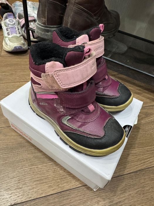 Зимняя и осенняя обувь на девочку