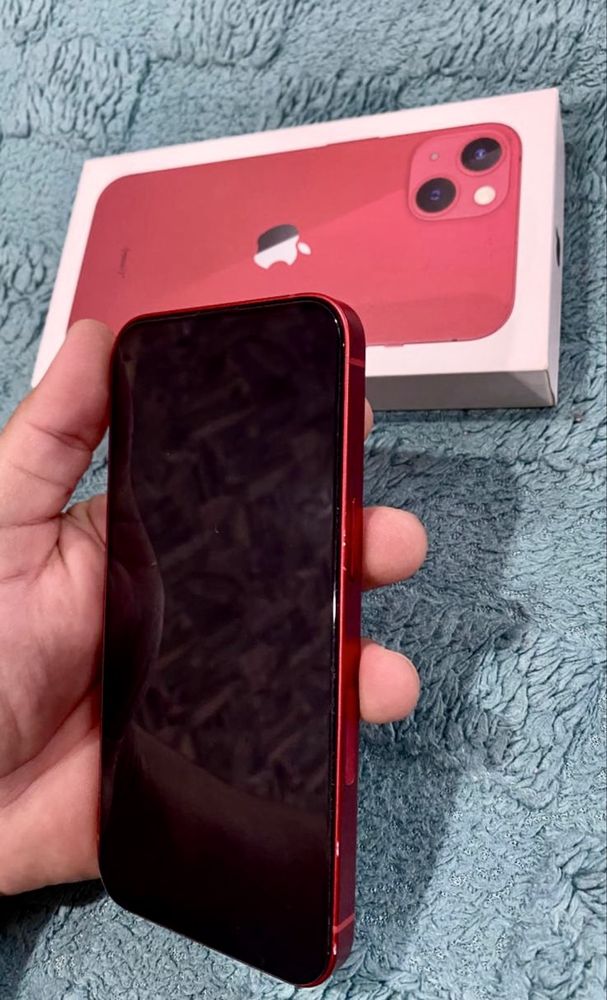 Продается IPhone 13