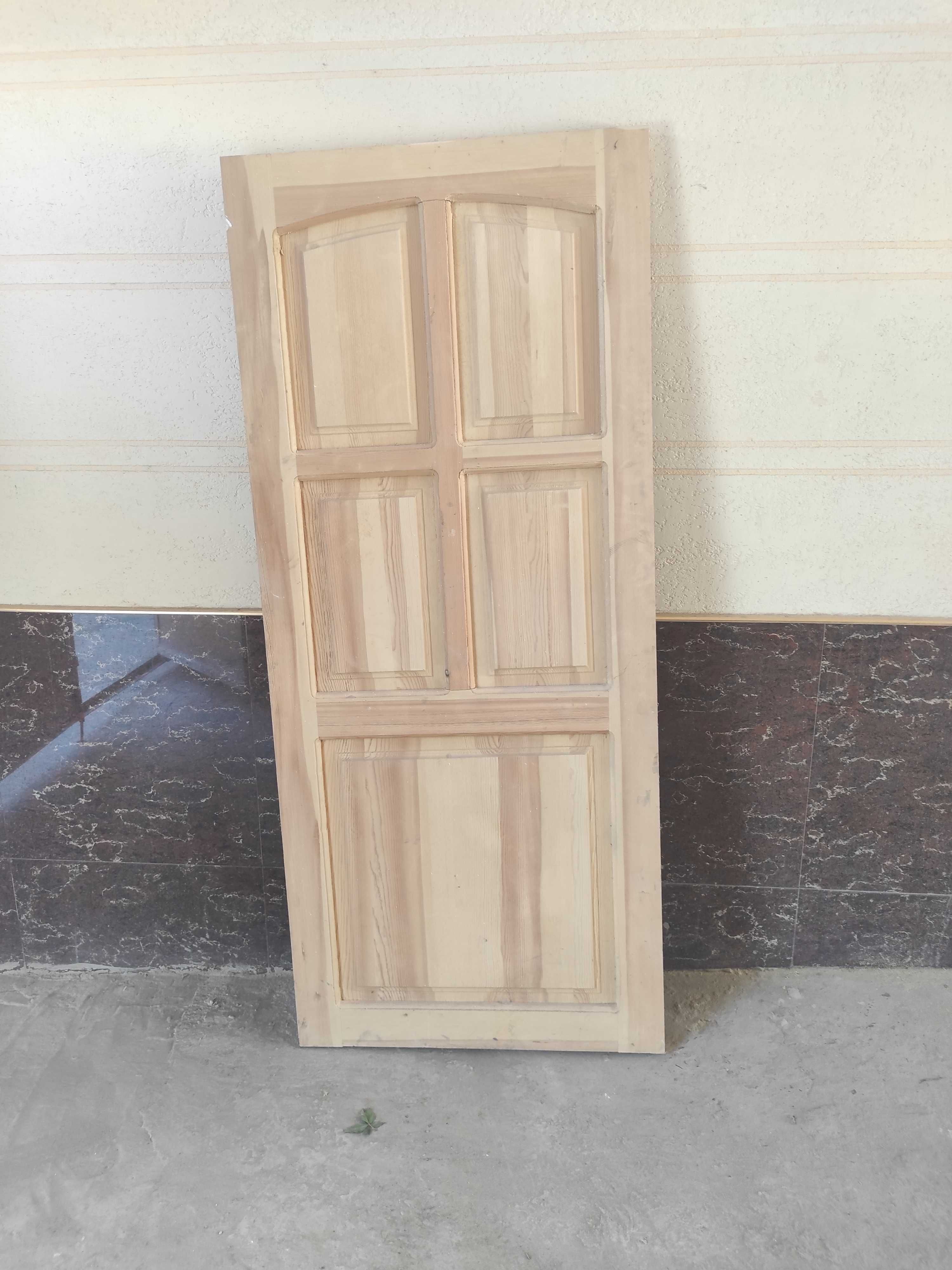 Продается деревянная  дверь без коробки 77х176,5