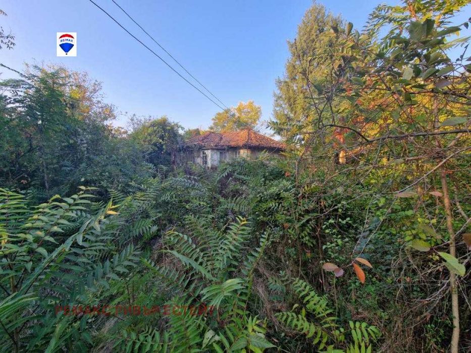 Селска къща за продажба в с. Писанец