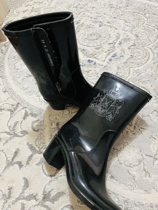 Продам резиновые сапоги
