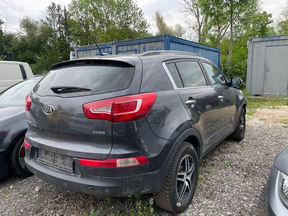 Dezmembrez kia sportage 2000 diesel automat