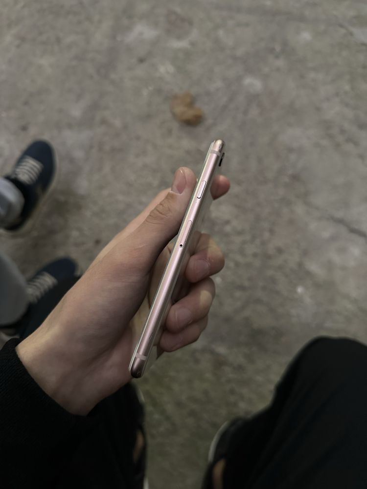iPhone 8.