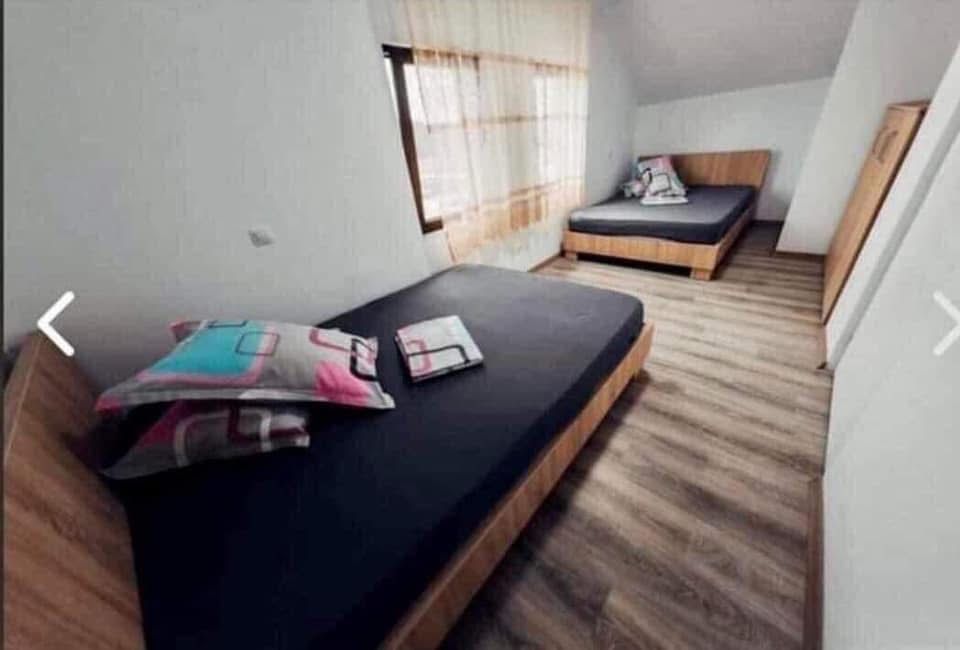 Cabana cu Ciubar de Inchiriat Libera de Sarbatorii